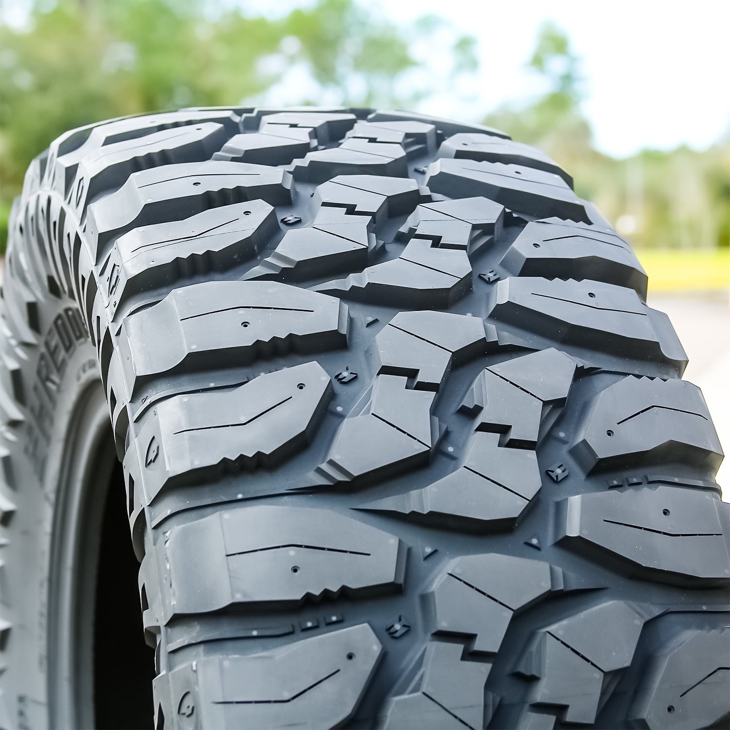 Aplus Shredder MT 275/70R18 125/122R E 10 Ply m/t mud Light Truck Tire