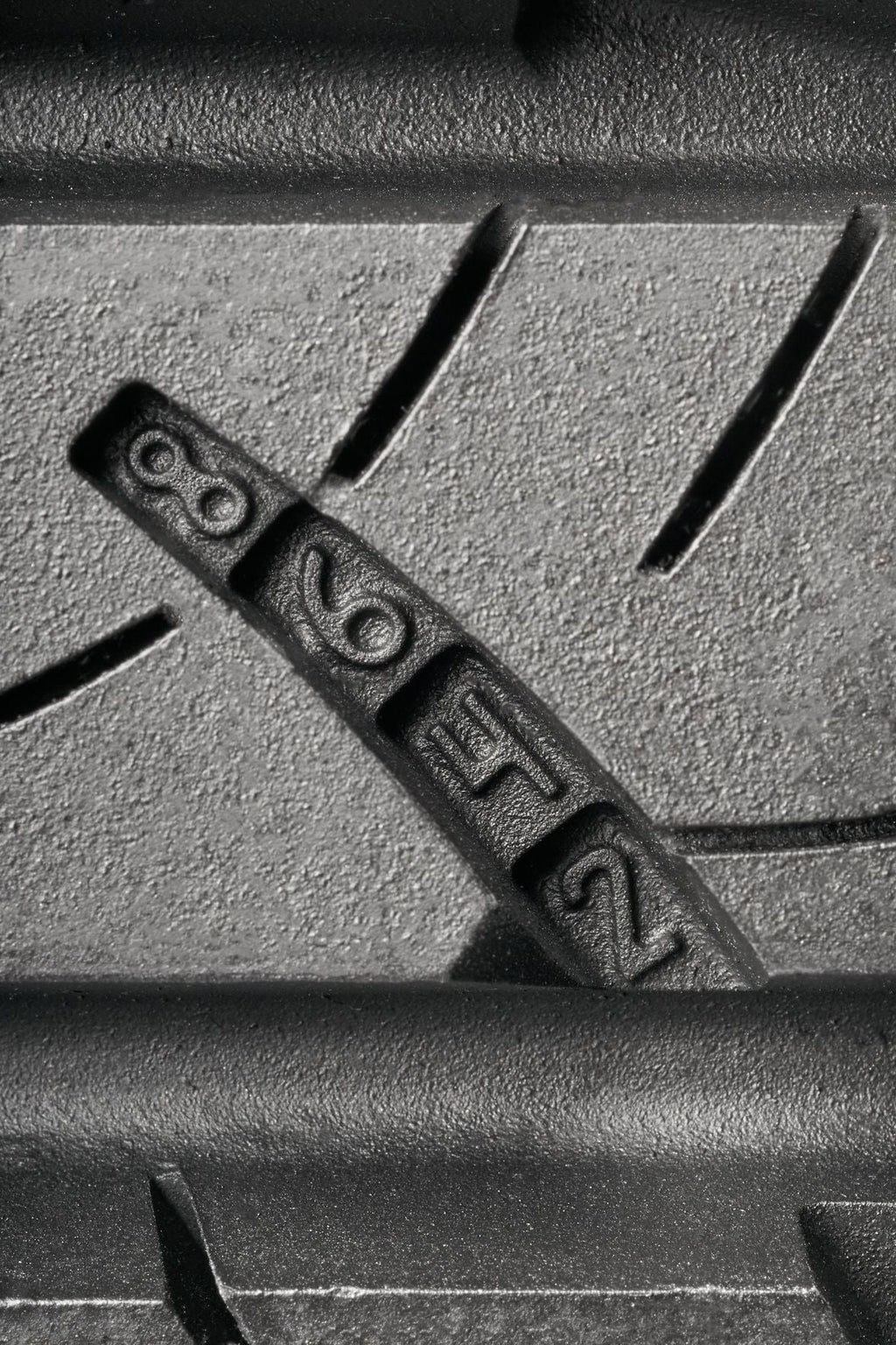 Goodyear Assurance Outlast 235/65R17 104H All-Season Tire